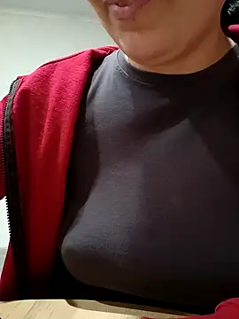 Emi_hot1 Chat XXX in diretta