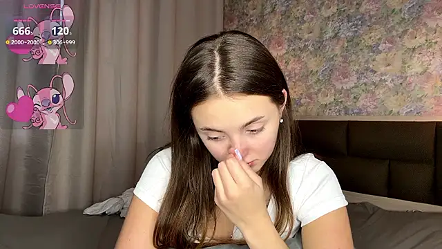 LoraDavi's Live XXX Chat