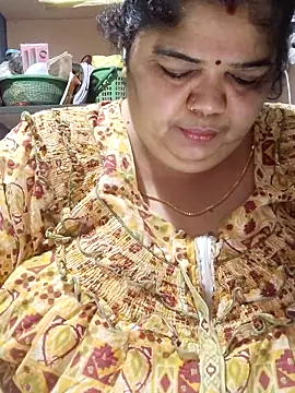 tamilthanushri Live XXX-chat