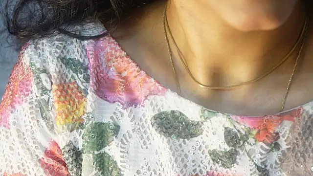 -AyeshaSinghania- 现场XXX聊天