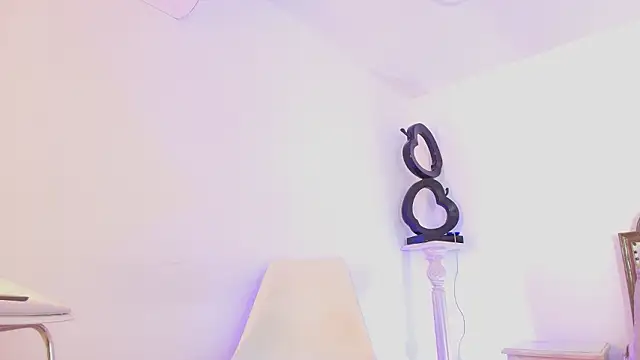 Chatroom XXX en direct de Arya-02