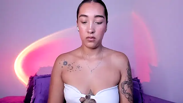 HeidyRousse's Live XXX Chat