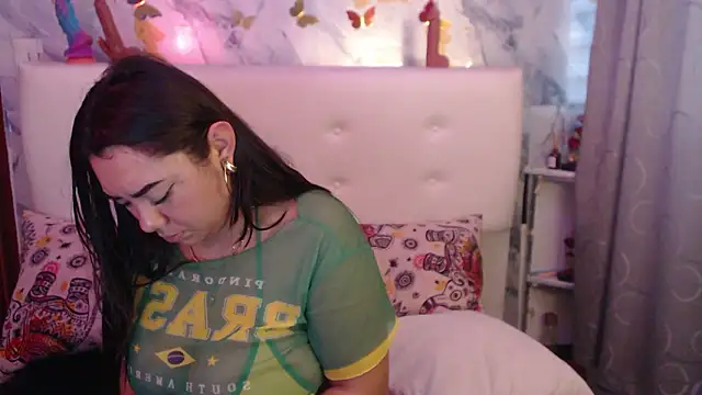 Nicolelewllss' Live XXX Chat