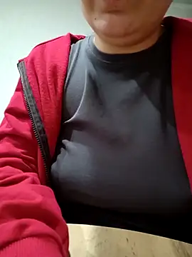 Emi_hot1's Live XXX Chat