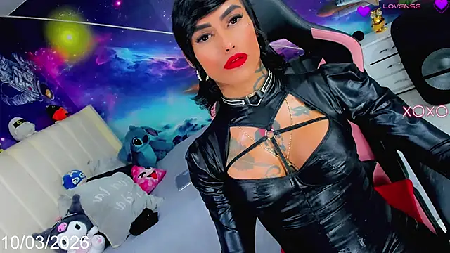 Pokazy przed kamerką – Nella_Dolls