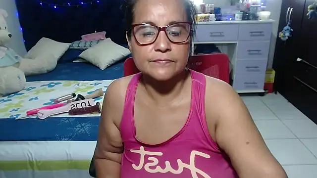 دردشة pervert_mommy_ الجنسية المباشرة