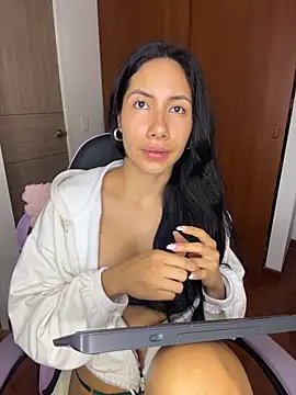 ArianaReynoldss 现场XXX聊天