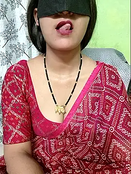 SareeQween143 即時 XXX 聊天