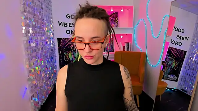 دردشة LisaFoxy_y الجنسية المباشرة