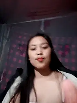 Chat XXX en directo de Alice-567