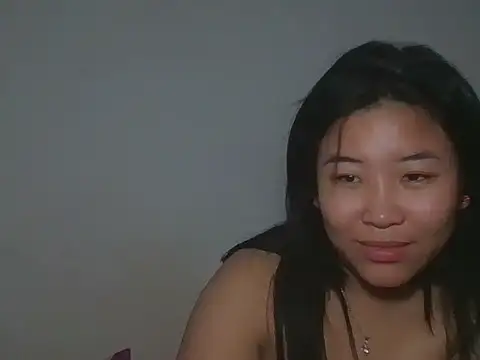 Zyeiii: онлайн-секс-чат