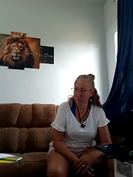 MILEIDE980 即時 XXX 聊天