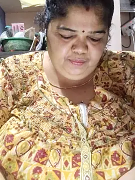 tamilthanushri 即時 XXX 聊天