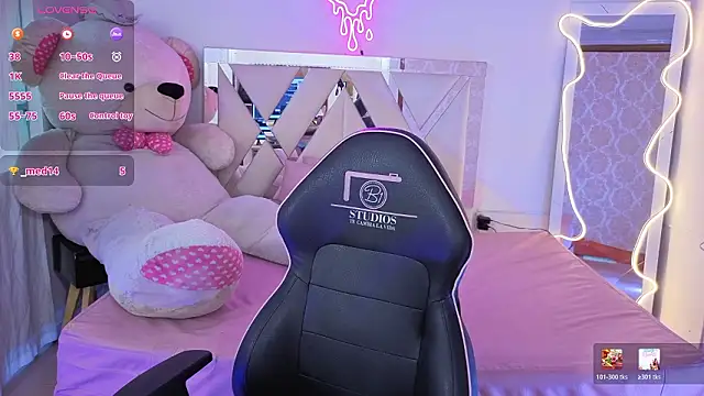 SABRIINA_TAY élő XXX-chatje