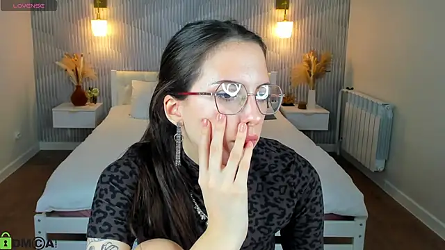 elise_robbie's Live XXX Chat