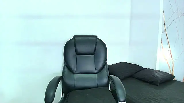 Karla_hilton1 Live XXX-Chat