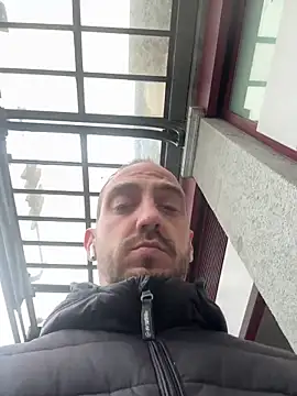 goncas23: διαδικτυακό σόου στην κάμερα