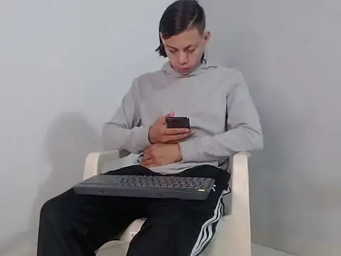 masterbrave420's Webcam Show