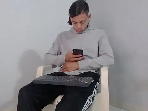 masterbrave420: вебкам-шоу