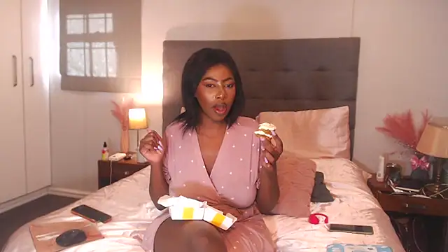 Candykitty01 现场XXX聊天