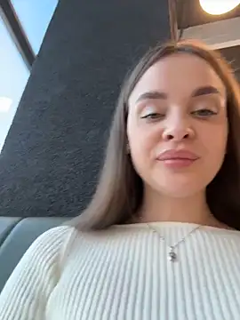 KristiRich Adlı Modelin Canlı XXX Sohbeti