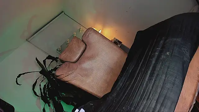 thewitch2000 Adlı Modelin Canlı XXX Sohbeti