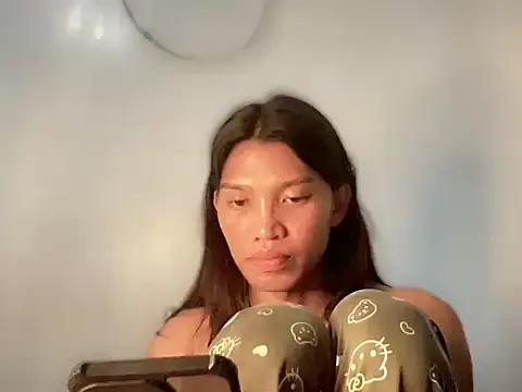 Yourgoddess_jayve Adlı Modelin Canlı XXX Sohbeti