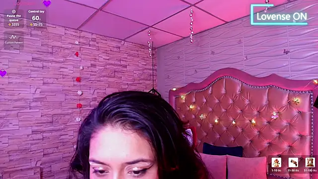 Roxanne_Han Adlı Modelin Canlı XXX Sohbeti