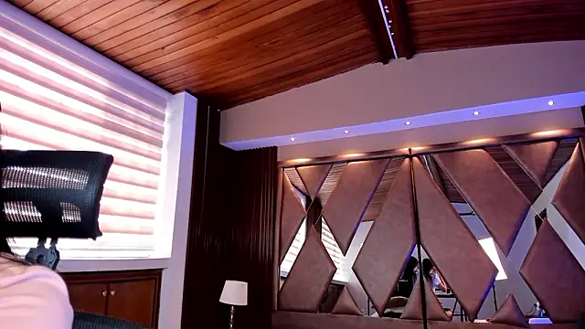 AidaJones' Live XXX Chat