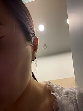 Holly_Play Chat XXX live