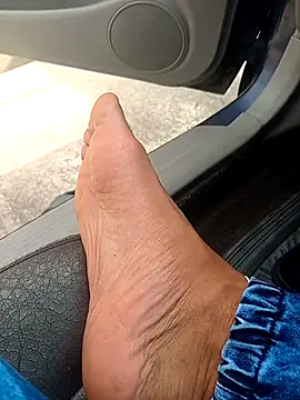 UnreadyChutzpa Chat XXX live