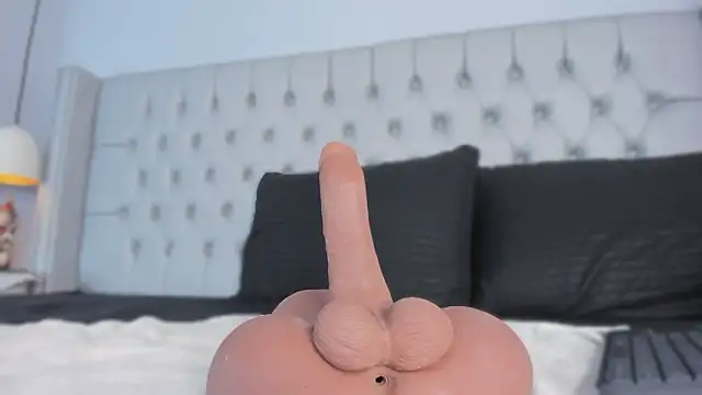 Lily_StClairのライブXXXチャット