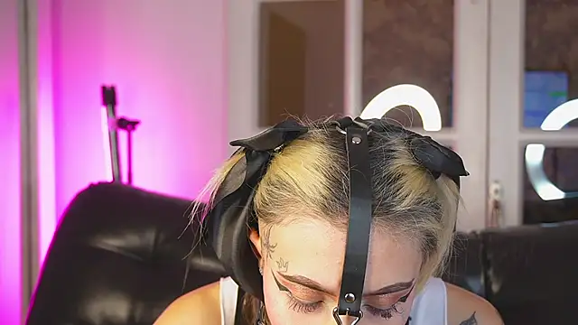 miss___angel: онлайн-секс-чат