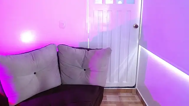 milfrousse 라이브 XXX 채팅