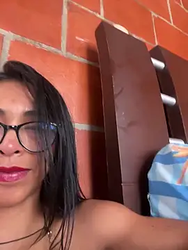 Emma__cumlovee webkamerás műsora