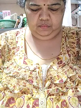 tamilthanushri's Live XXX Chat