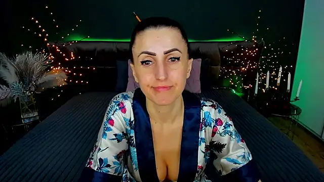 Rebecca_Diamond: онлайн-секс-чат