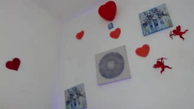 CarolineAikos élő XXX-chatje