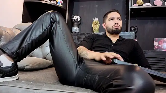 matteosantos' Live XXX Chat