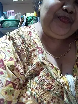 tamilthanushri 即時 XXX 聊天