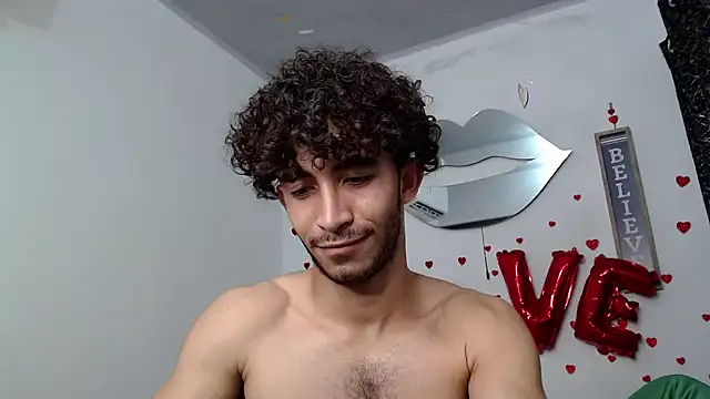 Caius_fox Chat XXX in diretta