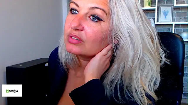 Czat XXX na żywo – angel_devil_milf