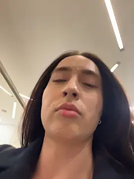 Holly_Play 现场XXX聊天