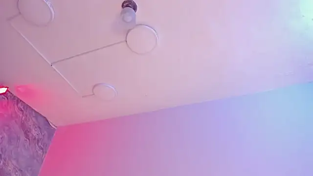 antonelllepiercee Adlı Modelin Canlı XXX Sohbeti