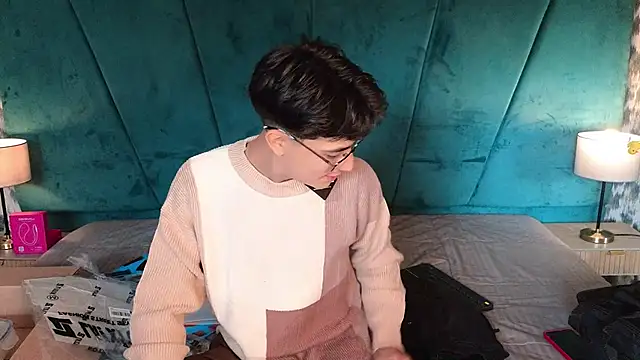 Aaron_Eze Chat XXX in diretta