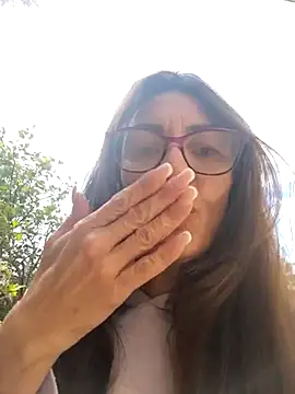 Eimikuro11's Live XXX Chat