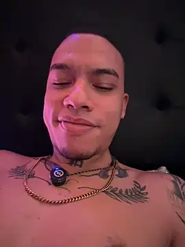 AlphaMasterXxx 网络视讯表演