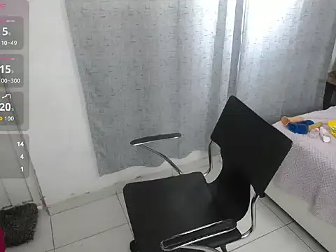 miss_charlott_18's Live XXX Chat