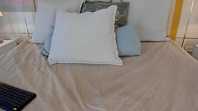 Crystal_Rose__ live XXX chat