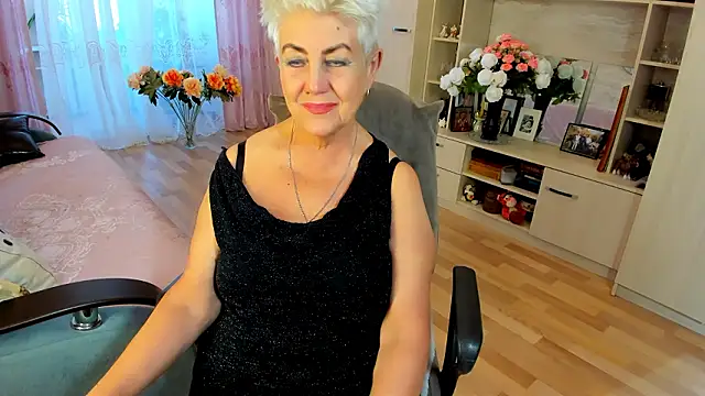 HotandMature: διαδικτυακό σόου στην κάμερα